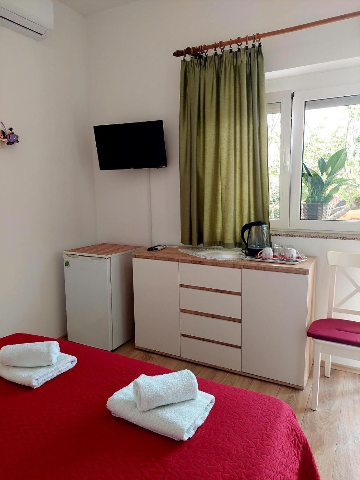 Rooms Hodanic คิร์ก ห้อง รูปภาพ
