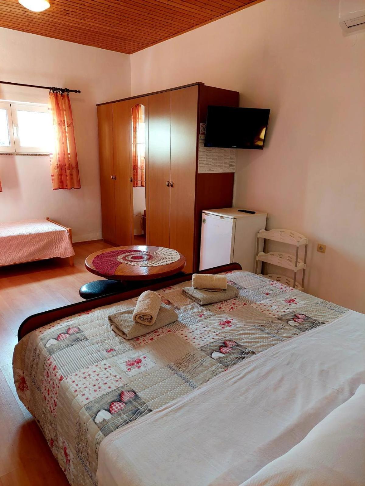 Rooms Hodanic คิร์ก ห้อง รูปภาพ